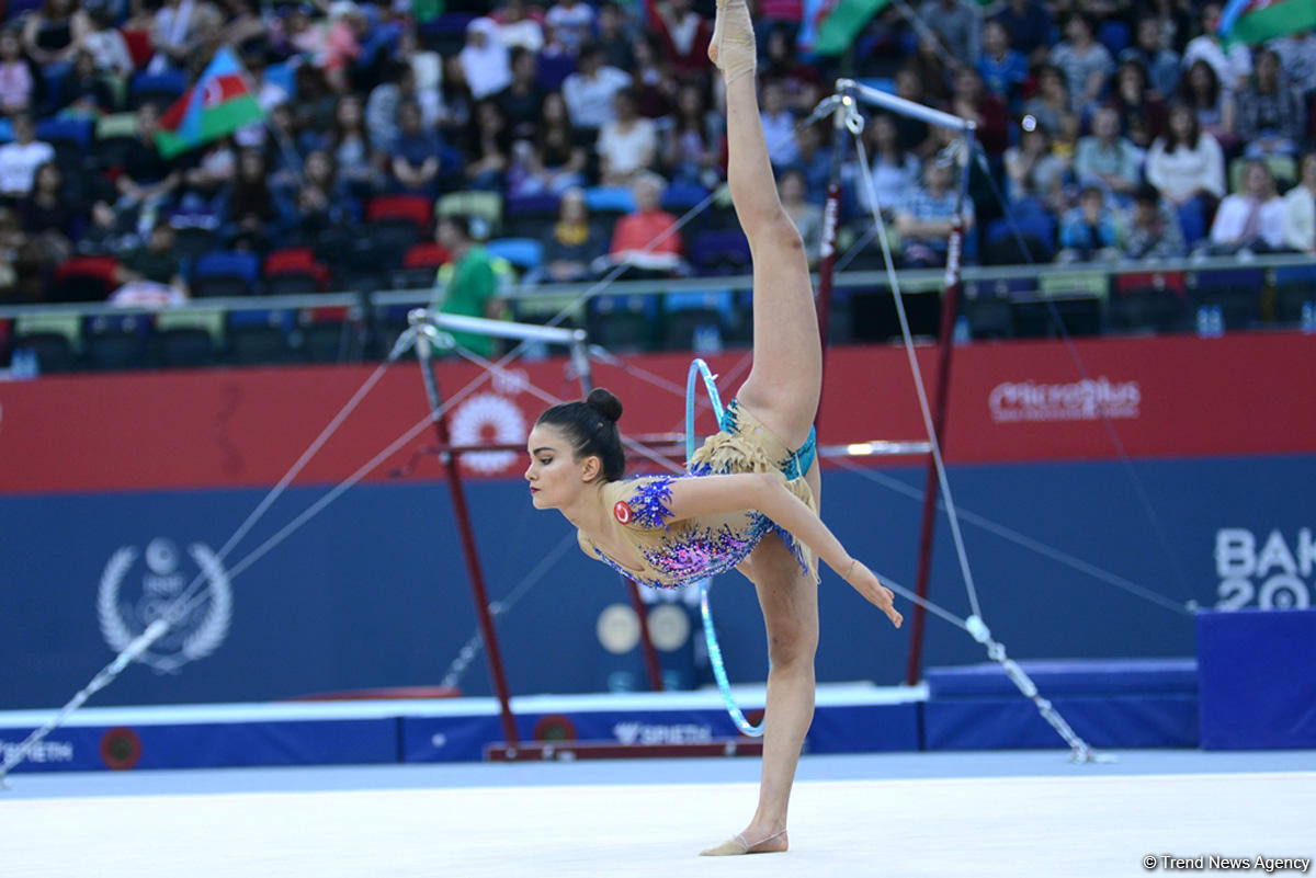 İslamiada çərçivəsində bədii gimnastika üzrə yarışlara start verildi (FOTO)