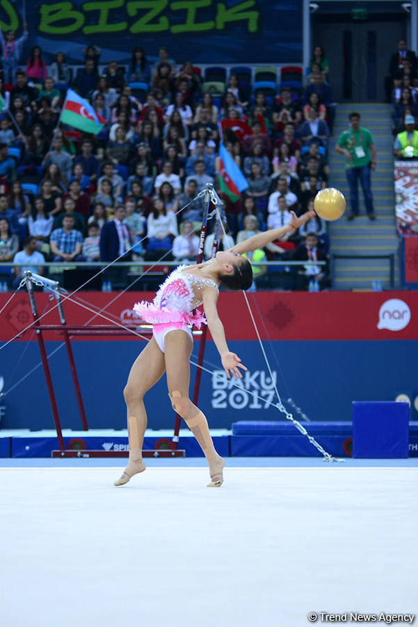 İslamiada çərçivəsində bədii gimnastika üzrə yarışlara start verildi (FOTO)