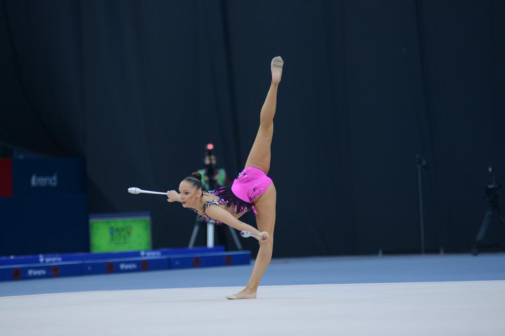 İslamiadada bədii gimnastika üzrə yarışların ikinci günü FOTOLARDA 