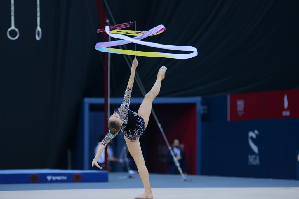 İslamiadada bədii gimnastika üzrə yarışların ikinci günü FOTOLARDA 