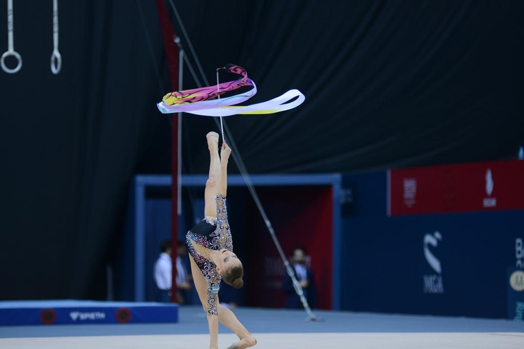 İslamiadada bədii gimnastika üzrə yarışların ikinci günü FOTOLARDA 