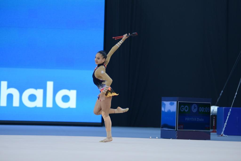 İslamiadada bədii gimnastika üzrə yarışların ikinci günü FOTOLARDA 