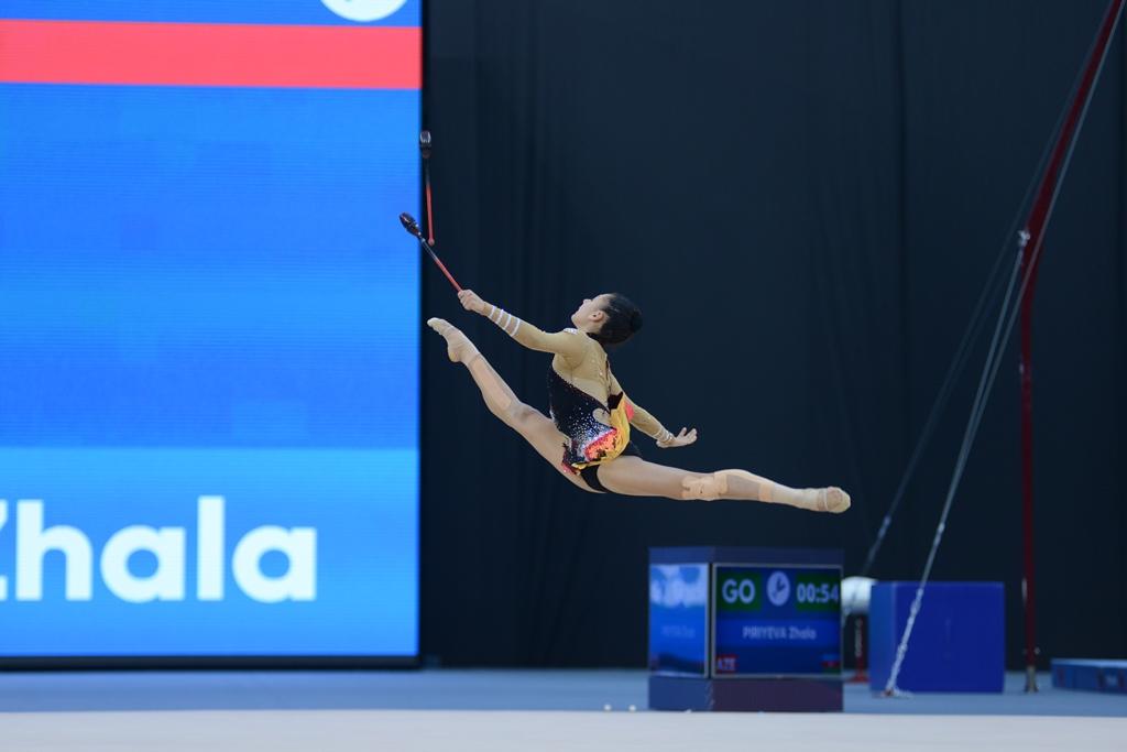 İslamiadada bədii gimnastika üzrə yarışların ikinci günü FOTOLARDA 