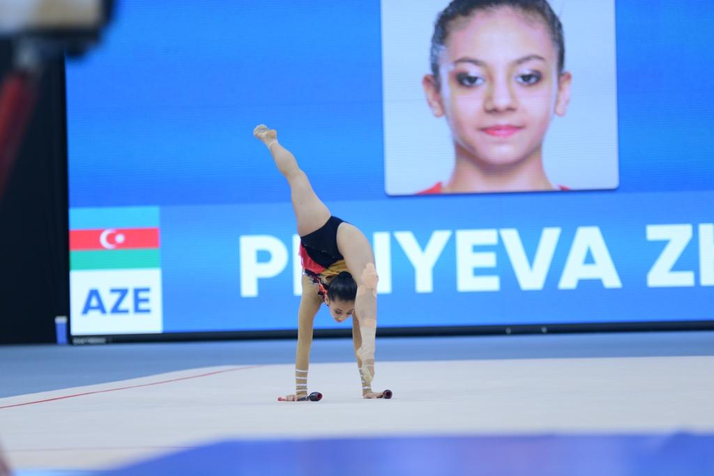 İslamiadada bədii gimnastika üzrə yarışların ikinci günü FOTOLARDA 