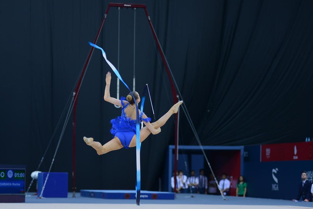 İslamiadada bədii gimnastika üzrə yarışların ikinci günü FOTOLARDA 
