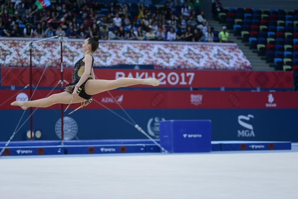 İslamiadada bədii gimnastika üzrə yarışların ikinci günü FOTOLARDA 
