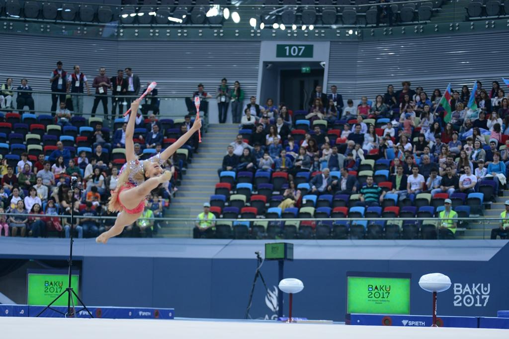 İslamiadada bədii gimnastika üzrə yarışların ikinci günü FOTOLARDA 