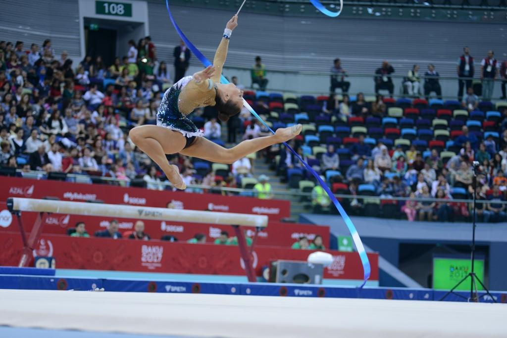 İslamiadada bədii gimnastika üzrə yarışların ikinci günü FOTOLARDA 