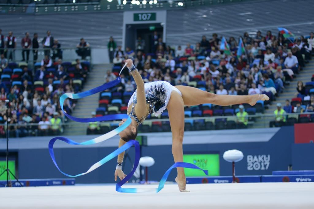İslamiadada bədii gimnastika üzrə yarışların ikinci günü FOTOLARDA 