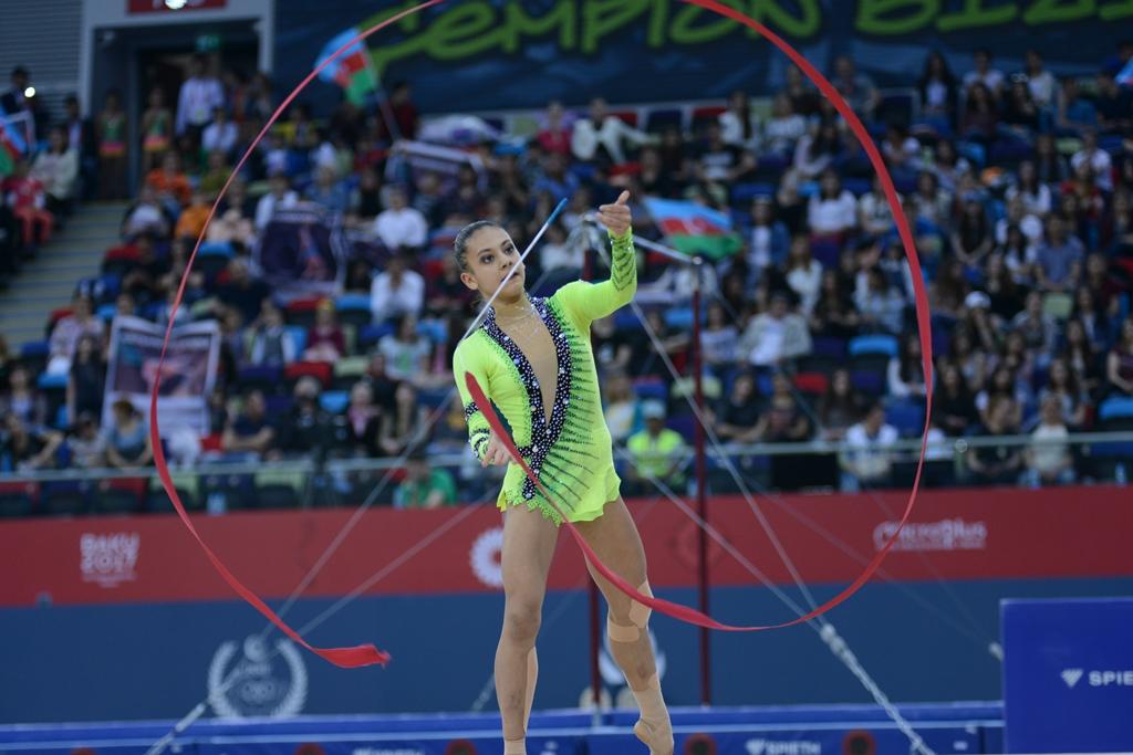 İslamiadada bədii gimnastika üzrə yarışların ikinci günü FOTOLARDA 