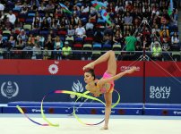 Birinci vitse-prezident Mehriban Əliyeva İslamiadada bədii gimnastika yarışlarının qaliblərini mükafatlandırıb (FOTO)