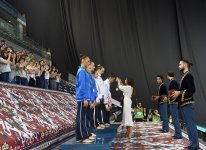 Birinci vitse-prezident Mehriban Əliyeva İslamiadada bədii gimnastika yarışlarının qaliblərini mükafatlandırıb (FOTO)