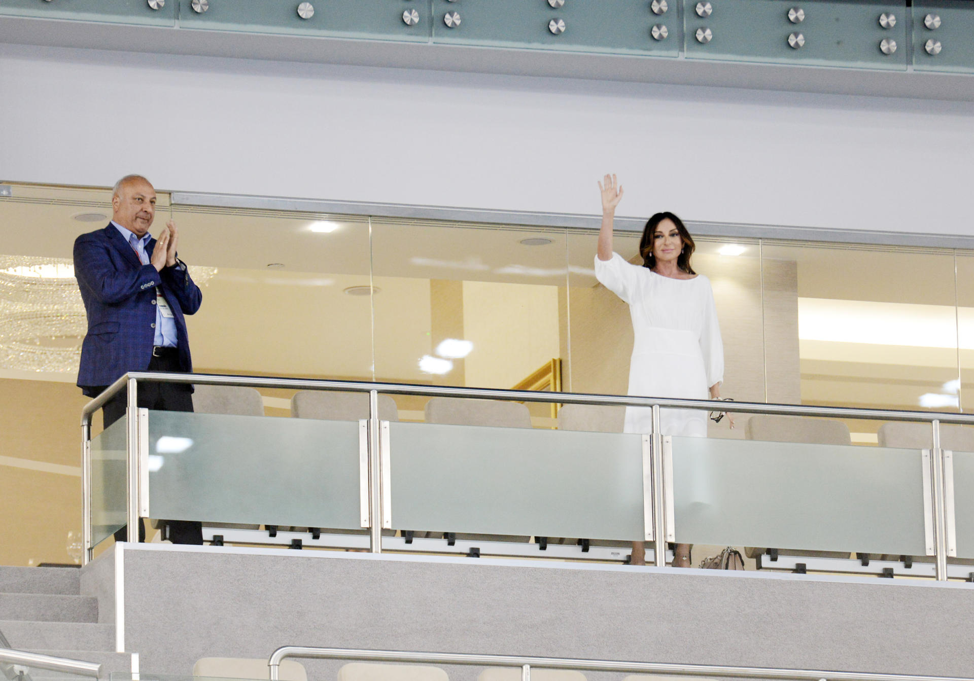 Birinci vitse-prezident Mehriban Əliyeva İslamiadada bədii gimnastika yarışlarının qaliblərini mükafatlandırıb (FOTO)