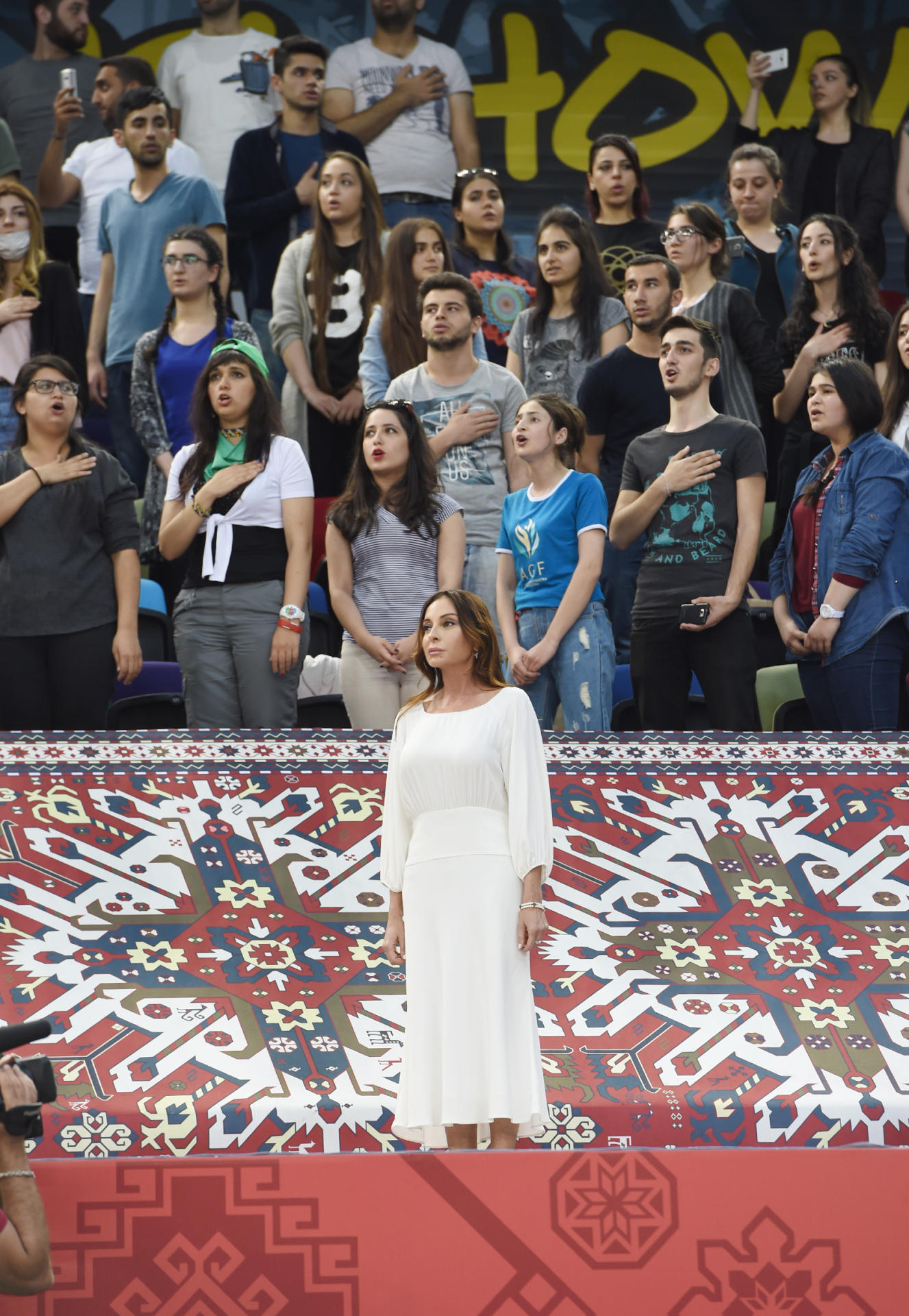 Birinci vitse-prezident Mehriban Əliyeva İslamiadada bədii gimnastika yarışlarının qaliblərini mükafatlandırıb (FOTO)