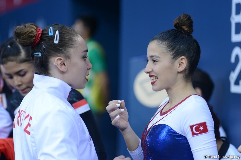 İslamiadanın idman gimnastikası yarışlarında ikinci günə start verilib (FOTO)