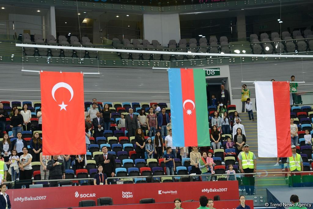 Bakı-2017: İdman gimnastikası yarışlarında qalib komandalar mükafatlandırılıb (FOTO)