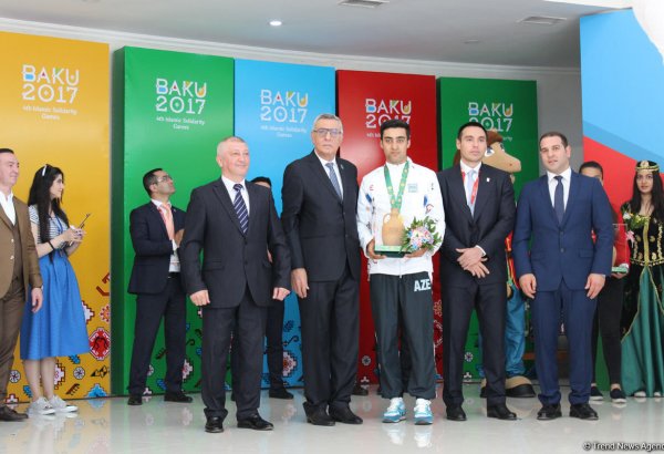 Bakıda "Zəfər günləri": Qalib idmançılarla görüş keçirilib (FOTO)