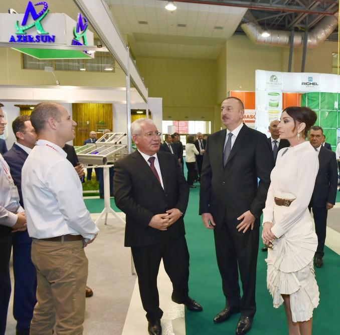 Prezident İlham Əliyev və xanımı XXIII Azərbaycan Beynəlxalq Qida Sənayesi və XI Azərbaycan Beynəlxalq Kənd Təsərrüfatı sərgiləri ilə tanış olublar (FOTO) (YENİLƏNİB)