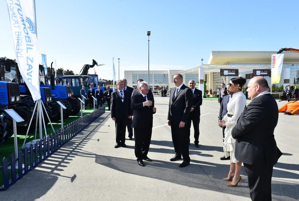 Prezident İlham Əliyev və xanımı XXIII Azərbaycan Beynəlxalq Qida Sənayesi və XI Azərbaycan Beynəlxalq Kənd Təsərrüfatı sərgiləri ilə tanış olublar (FOTO) (YENİLƏNİB)