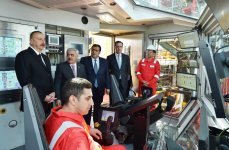 Prezident İlham Əliyev Heydər Əliyev adına yarımdalma qazma qurğusunun açılışında iştirak edib (YENİLƏNİB) (FOTO)