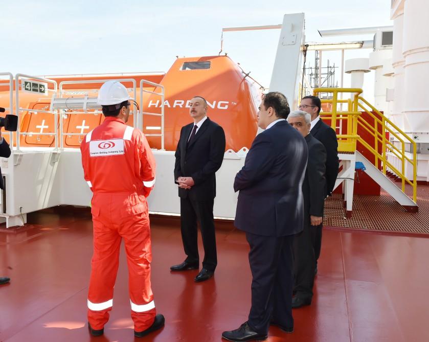 Prezident İlham Əliyev Heydər Əliyev adına yarımdalma qazma qurğusunun açılışında iştirak edib (YENİLƏNİB) (FOTO)