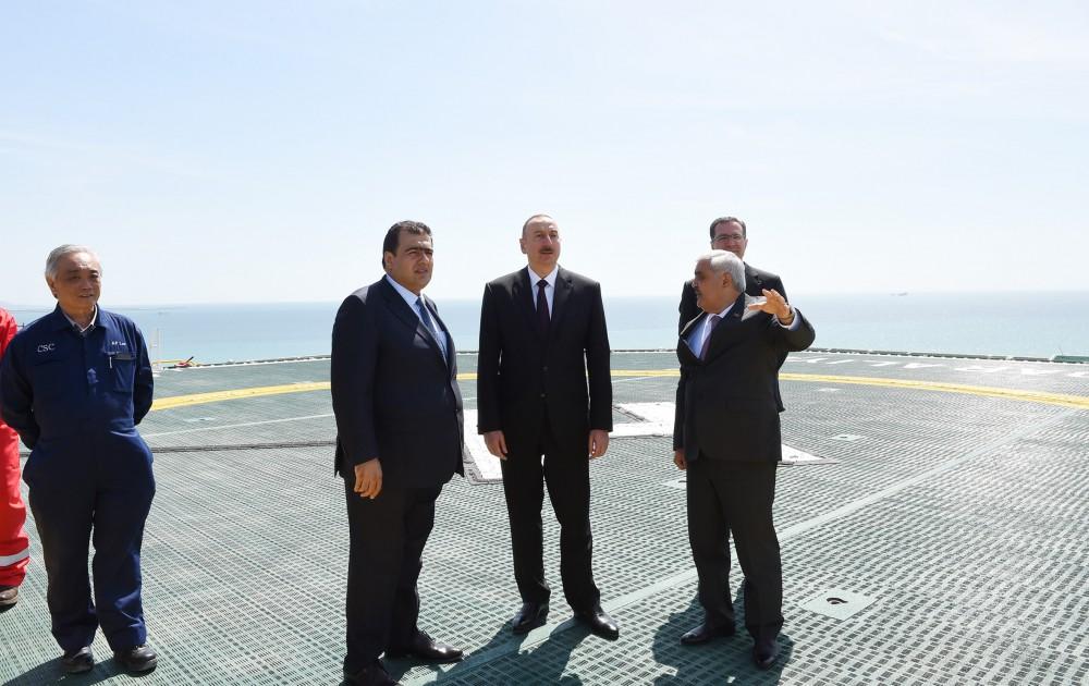 Prezident İlham Əliyev Heydər Əliyev adına yarımdalma qazma qurğusunun açılışında iştirak edib (YENİLƏNİB) (FOTO)