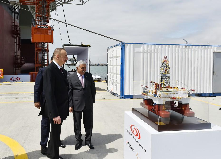 Prezident İlham Əliyev Heydər Əliyev adına yarımdalma qazma qurğusunun açılışında iştirak edib (YENİLƏNİB) (FOTO)