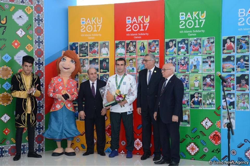 "Zəfər günləri": İslamiadada qalib gələn idmançılarımızla görüş keçirilib (FOTO)