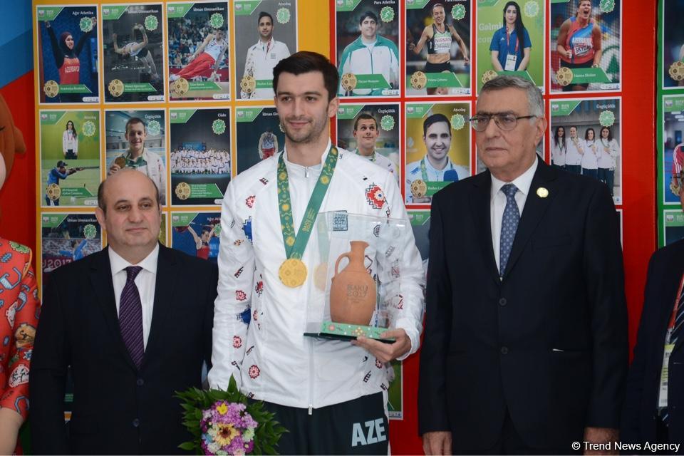 "Zəfər günləri": İslamiadada qalib gələn idmançılarımızla görüş keçirilib (FOTO)