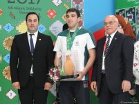 "Zəfər günləri": İslamiadada qalib gələn idmançılar mükafatlandırılıb (FOTO)