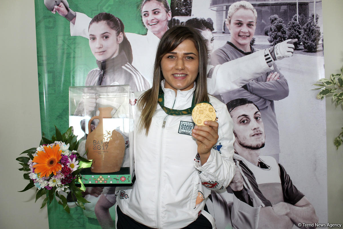 "Zəfər günləri": İslamiadada qalib gələn idmançılar mükafatlandırılıb (FOTO)