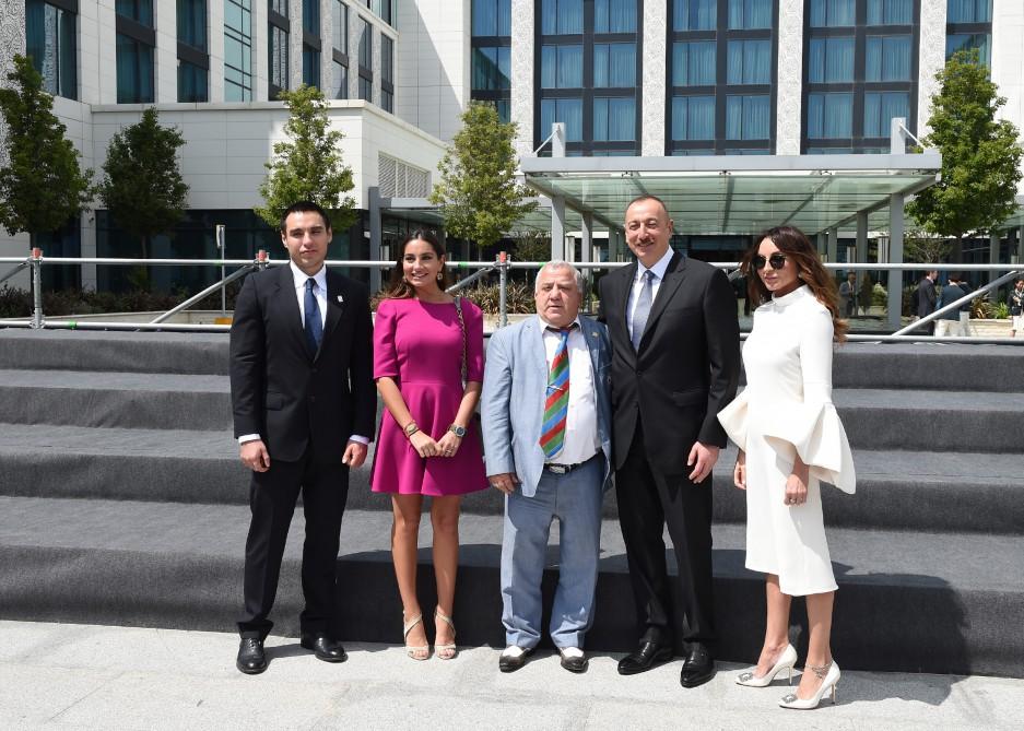 Prezident İlham Əliyev və xanımı IV İslam Həmrəyliyi Oyunlarının qalibləri, məşqçilər və idman ictimaiyyətinin nümayəndələri ilə görüşdə iştirak ediblər (YENİLƏNİB-2) (FOTO)