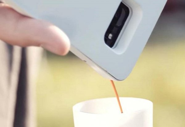 Qəhvə hazırlayan telefon örtüyü istehsal edildi (FOTO/VİDEO)