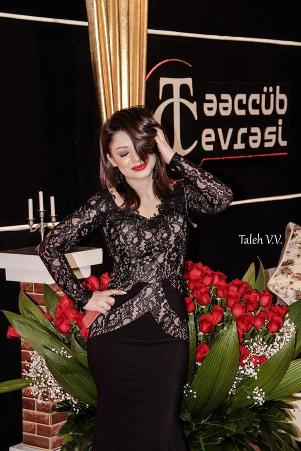 Tanınmış aparıcıya sürpriz: 101 qızılgül… (FOTO)