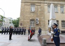 Prezident İlham Əliyev Azərbaycan Xalq Cümhuriyyətinin şərəfinə ucaldılmış abidəni ziyarət edib (FOTO) (YENİLƏNİB)