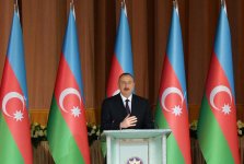 Prezident İlham Əliyev və xanımı Respublika Günü münasibətilə rəsmi qəbulda iştirak ediblər (YENİLƏNİB-2) (FOTO)