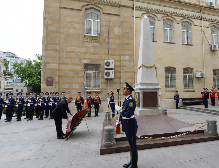 Prezident İlham Əliyev Azərbaycan Xalq Cümhuriyyətinin şərəfinə ucaldılmış abidəni ziyarət edib (FOTO) (YENİLƏNİB)