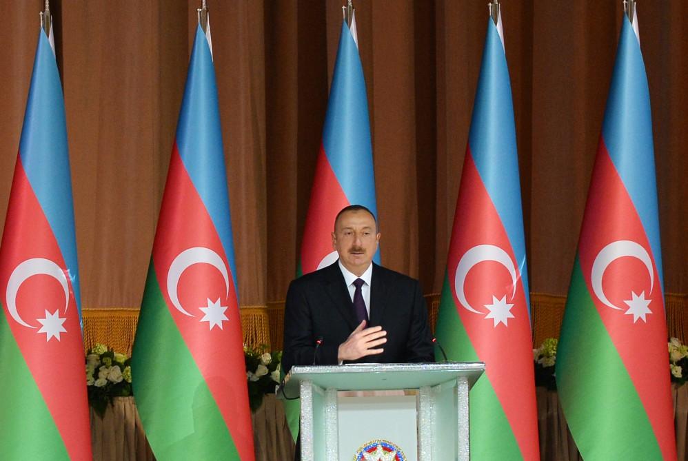 Prezident İlham Əliyev və xanımı Respublika Günü münasibətilə rəsmi qəbulda iştirak ediblər (YENİLƏNİB-2) (FOTO)