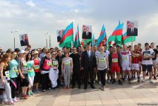 28 May - Respublika Günü münasibətilə yürüş keçirilib (FOTO)