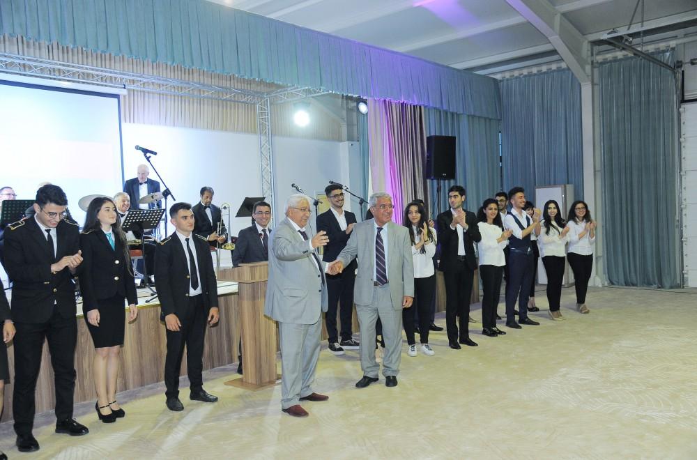 Birinci vitse-prezident Mehriban Əliyeva Milli Aviasiya Akademiyası və ADA Universitetinin Respublika Günü münasibətilə birgə tədbirində iştirak edib (FOTO) (YENİLƏNİB)