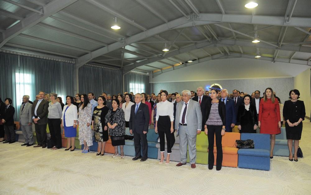 Birinci vitse-prezident Mehriban Əliyeva Milli Aviasiya Akademiyası və ADA Universitetinin Respublika Günü münasibətilə birgə tədbirində iştirak edib (FOTO) (YENİLƏNİB)