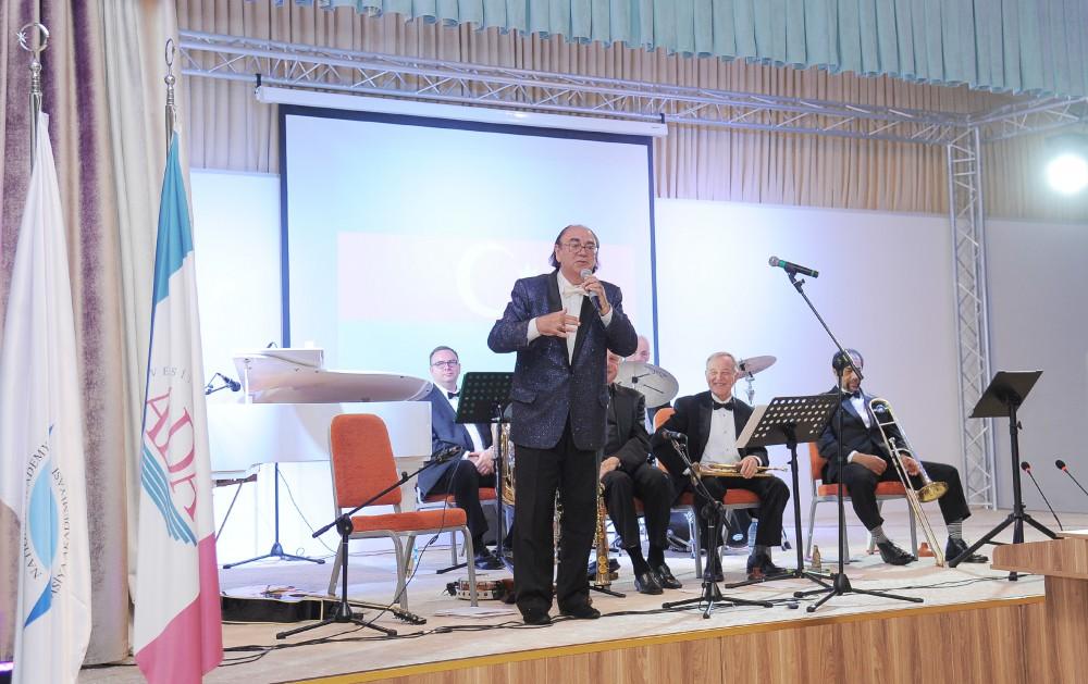 Birinci vitse-prezident Mehriban Əliyeva Milli Aviasiya Akademiyası və ADA Universitetinin Respublika Günü münasibətilə birgə tədbirində iştirak edib (FOTO) (YENİLƏNİB)