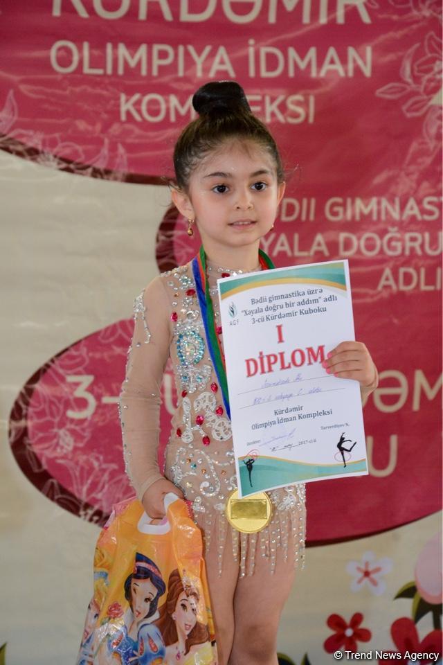 Kürdəmirdə bədii gimnastika üzrə 3-cü Kubok yarışı keçirilir (FOTO)