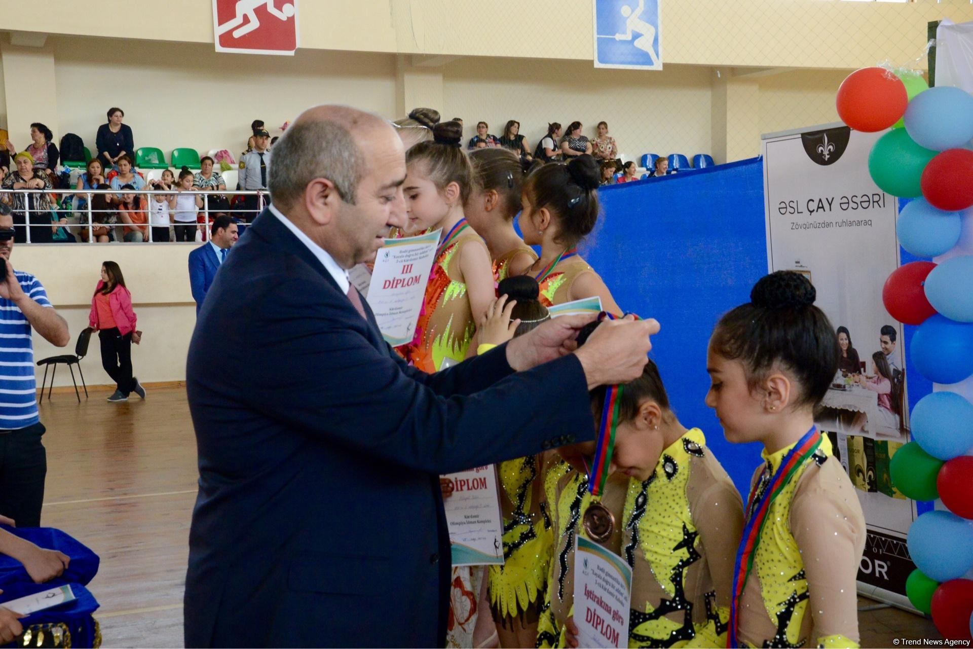 Kürdəmirdə bədii gimnastika üzrə 3-cü Kubok yarışı keçirilir (FOTO)