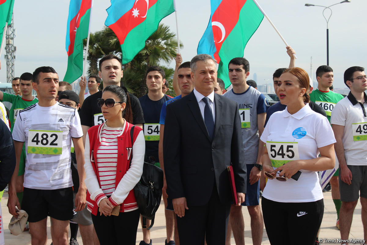 28 May - Respublika Günü münasibətilə yürüş keçirilib (FOTO)