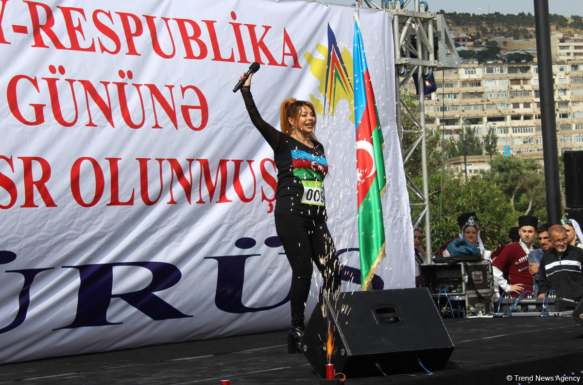28 May - Respublika Günü münasibətilə yürüş keçirilib (FOTO)