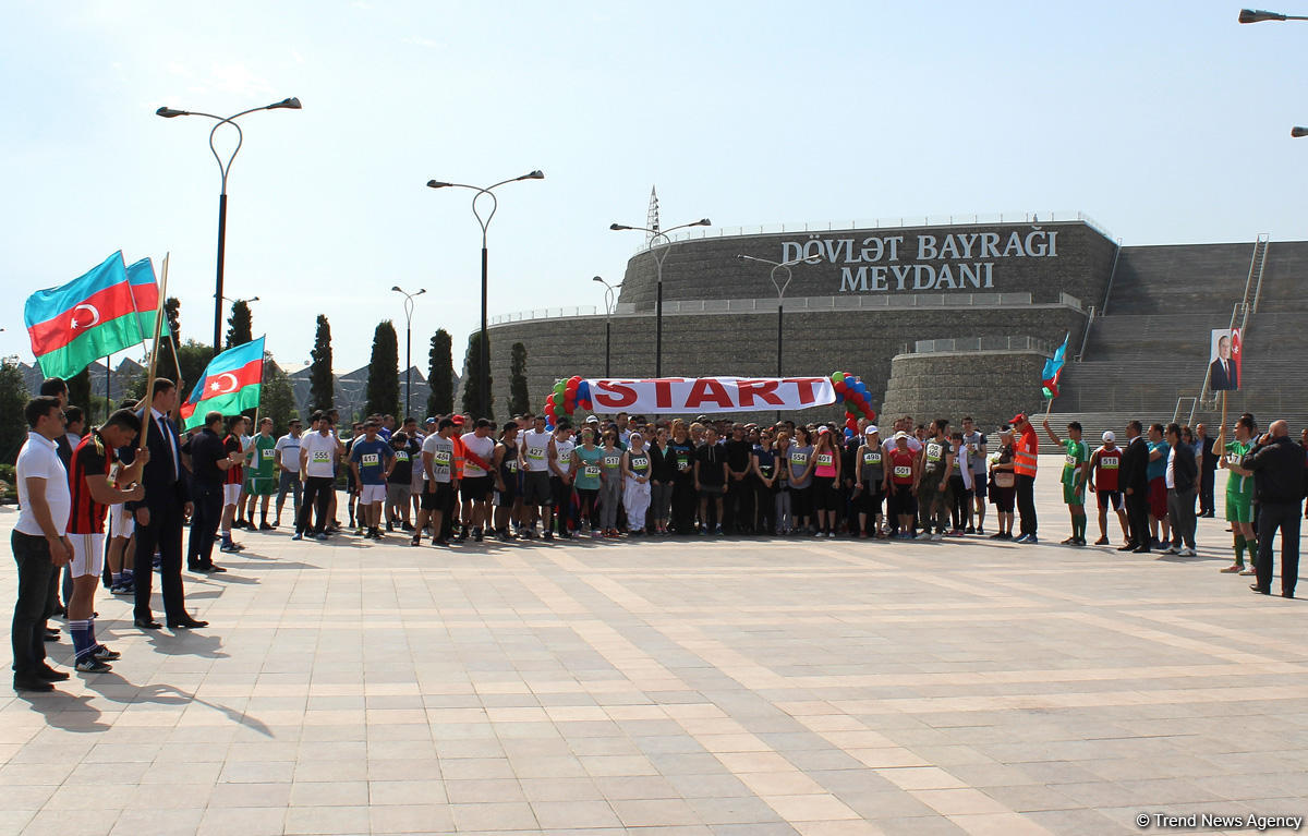 28 May - Respublika Günü münasibətilə yürüş keçirilib (FOTO)