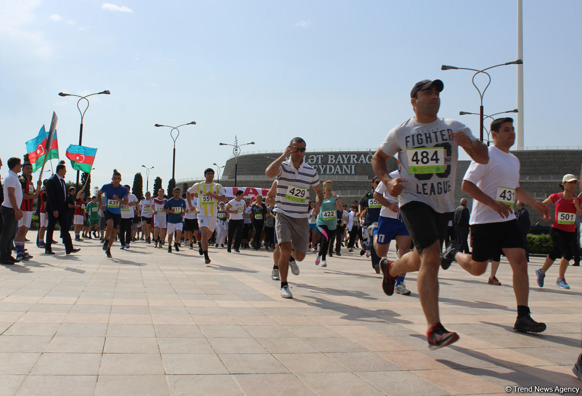28 May - Respublika Günü münasibətilə yürüş keçirilib (FOTO)