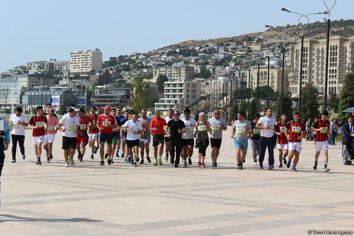 28 May - Respublika Günü münasibətilə yürüş keçirilib (FOTO)
