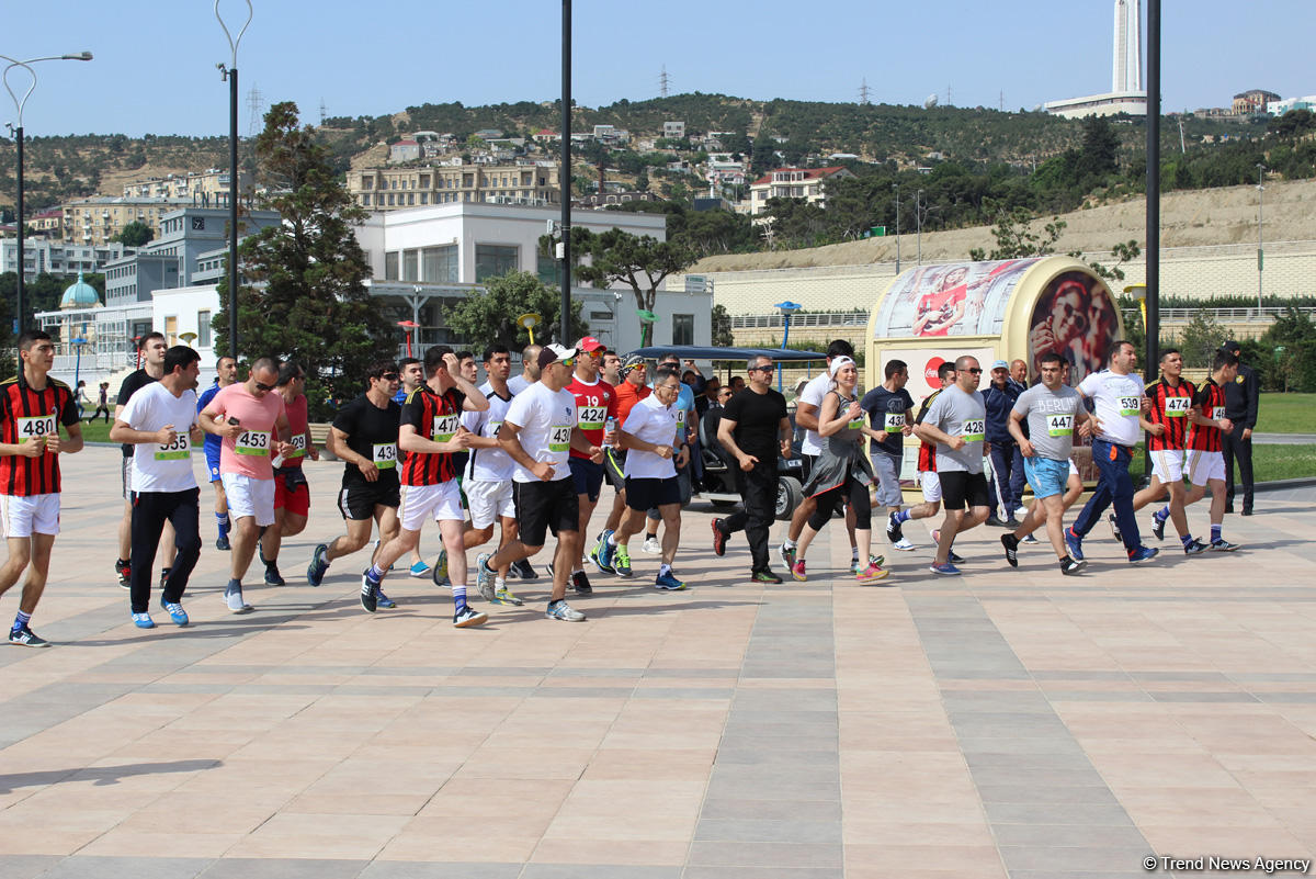 28 May - Respublika Günü münasibətilə yürüş keçirilib (FOTO)